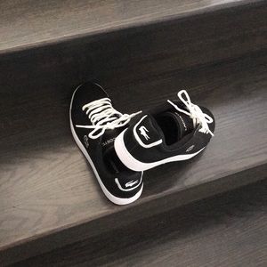 Womens Lacoste sneakers. Size US 6
